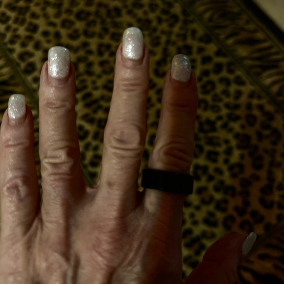 Smart ring size 8 in black - Picture 2 of 3